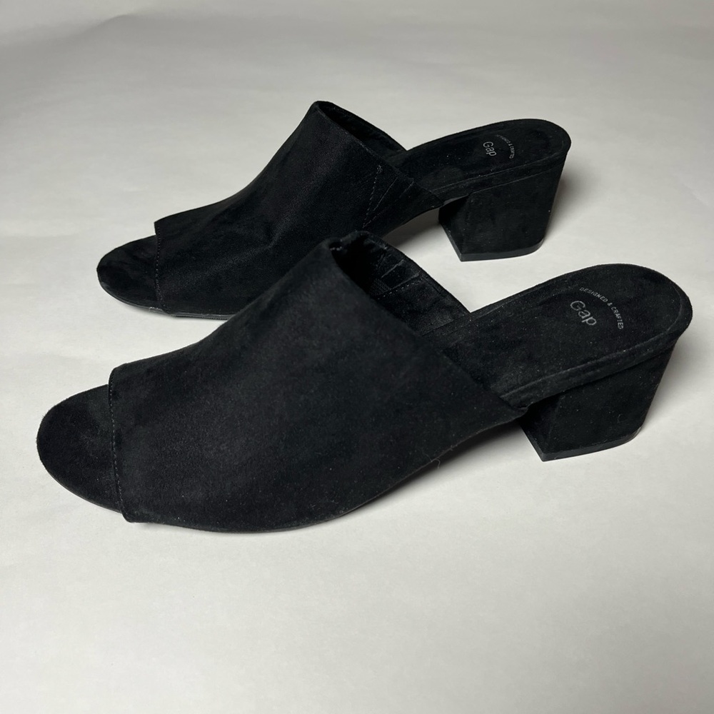 Gap black faux suede block heel sandals.  2.5” heels.  Size 9.